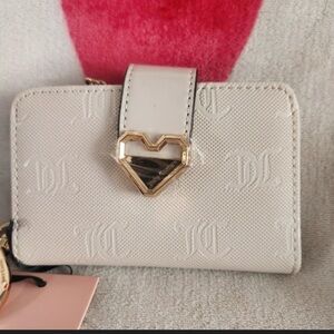 Juice Beauty White Card Holder with Gold Heart Accent VTG